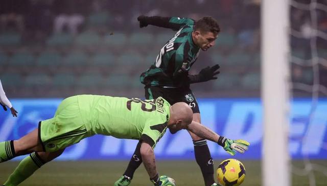 米兰很关心, 米兰, 不勒斯的比