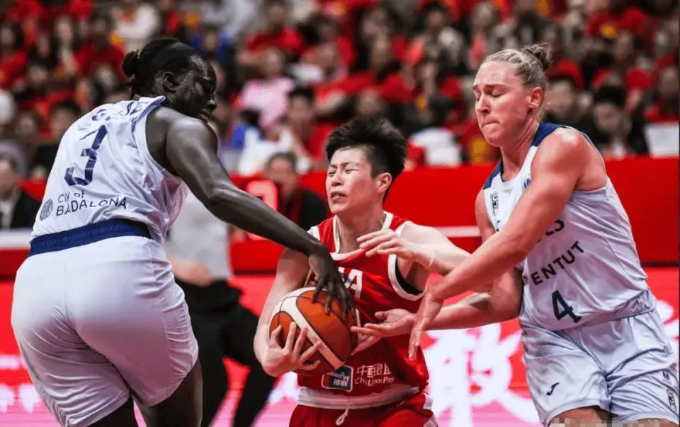 宫鲁鸣也选, 这就是女篮, 两战