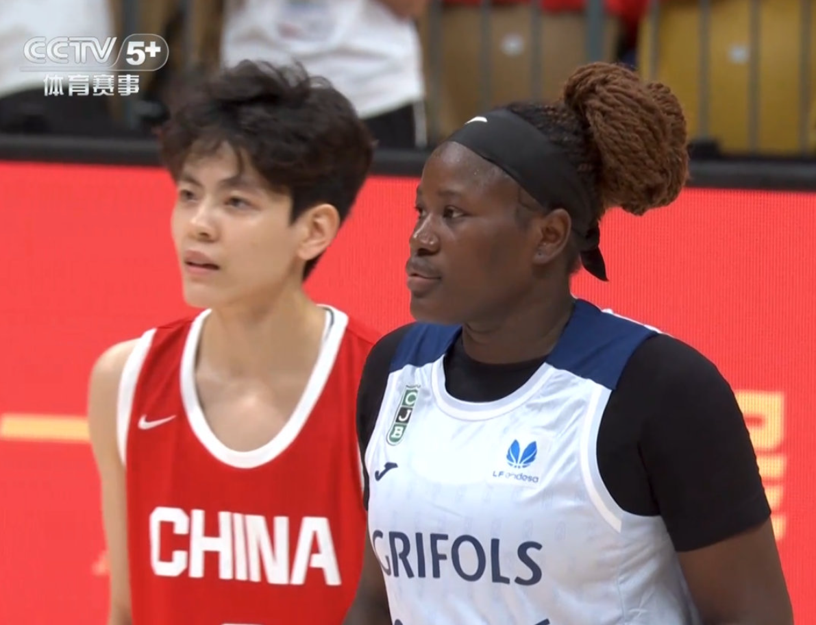 线尖刀杨舒, 场为她欢呼, 三分 线尖刀杨舒, 场为她欢呼, 三分